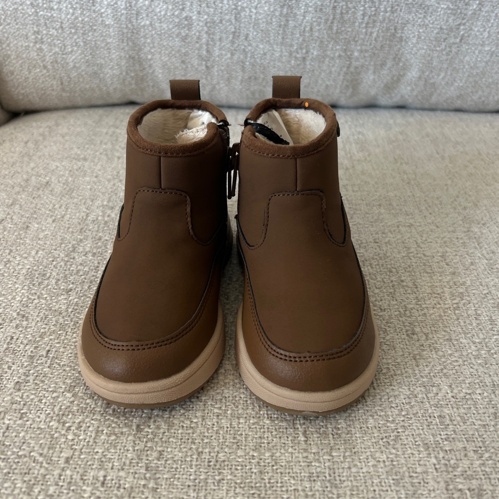 H&M toddler boots. Fleece lined snow boots